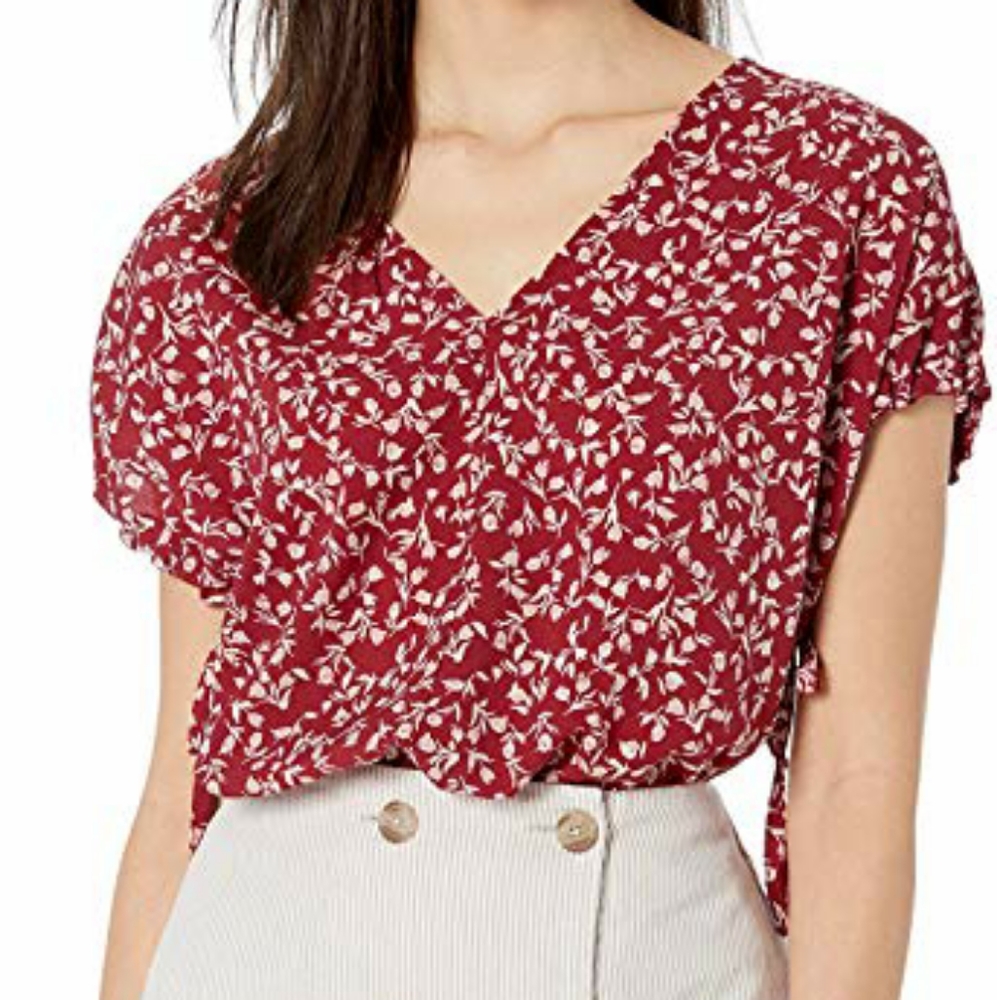 Kensie Red and White Meadow Top
